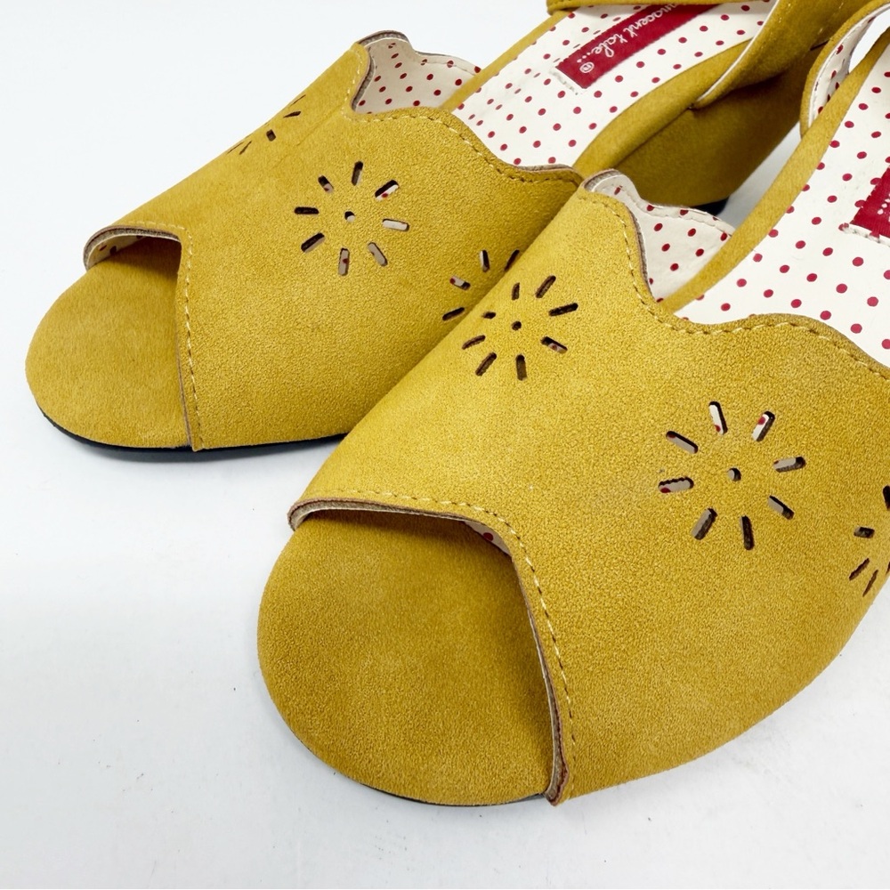 But Another Innocent Tale Yellow Wedge Sandals 6.5 Peep Toe Cutout Retro Mod - Picture 2 of 9